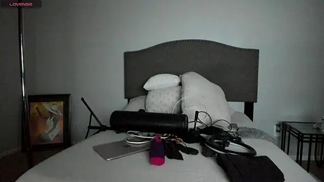 Snapshot of yiauana chatting on 10-01-25, 04:51 yiauana online show from 10-01-25, 04:51