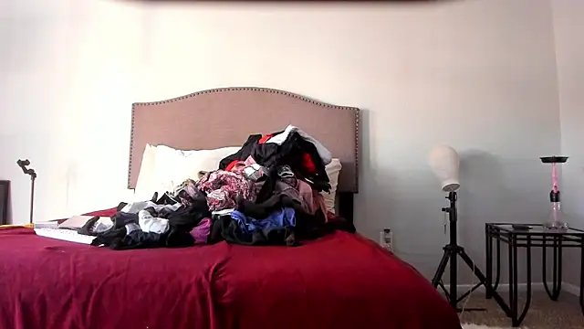 Snapshot of yiauana chatting on 10-09-25, 10:41 yiauana online show from 10-09-25, 10:41