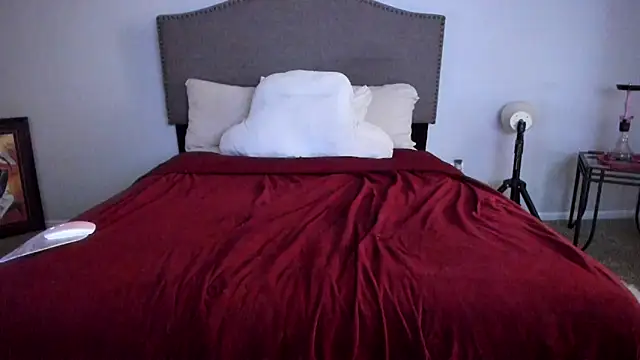 Snapshot of yiauana chatting on 10-13-25, 06:02 yiauana online show from 10-13-25, 06:02