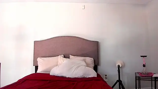 Snapshot of yiauana chatting on 10-13-25, 08:09 yiauana online show from 10-13-25, 08:09