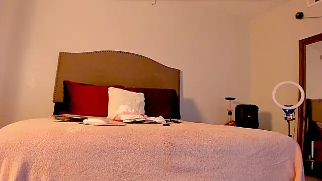 Snapshot of yiauana chatting on 11-03-25, 04:03 yiauana online show from 11-03-25, 04:03