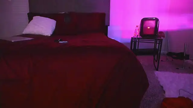 Snapshot of yiauana chatting on 11-19-25, 03:06 yiauana online show from 11-19-25, 03:06