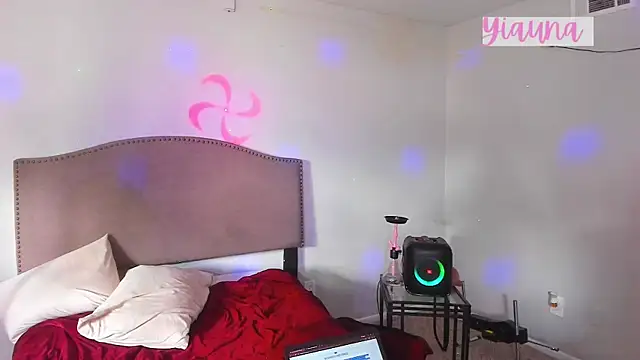 Snapshot of yiauana chatting on 11-21-25, 04:16 yiauana online show from 11-21-25, 04:16