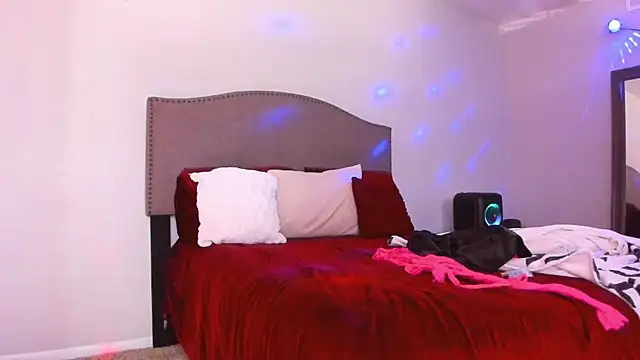 yiauana online show from 01-12-26, 03:39