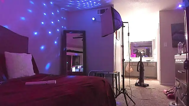 yiauana online show from 04-21-26, 08:09