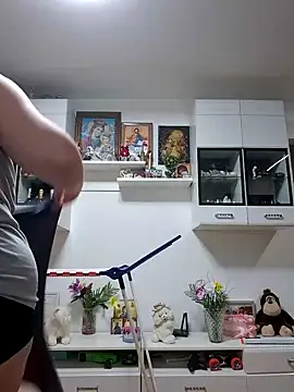 AvaLloyd online show from 01-28-25, 05:03
