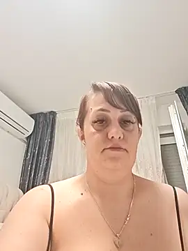 AvaLloyd online show from 03-29-26, 02:44