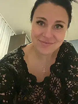 Snapshot of CuteNata chatting on 12-17-24, 03:28 CuteNata online show from 12-17-24, 03:28