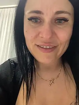 Snapshot of CuteNata chatting on 01-11-25, 05:18 CuteNata online show from 01-11-25, 05:18