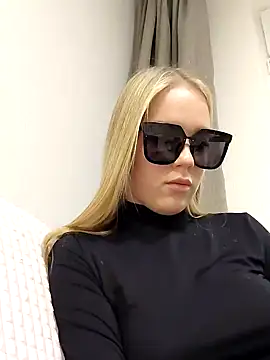 Snapshot of Little_Forest_ELF chatting on 12-04-24, 08:40 Little Forest ELF online show from 12-04-24, 08:40