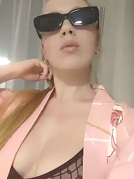 Snapshot of Little_Forest_ELF chatting on 01-25-25, 06:24 Little Forest ELF online show from 01-25-25, 06:24