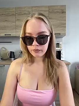 Snapshot of Little_Forest_ELF chatting on 03-21-25, 06:27 Little Forest ELF online show from 03-21-25, 06:27