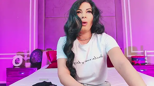 EmilyColle  online show from 03-10-25, 05:00