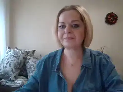 Snapshot of SofiyaPetrova chatting on 01-17-25, 09:17 SofiyaPetrova online show from 01-17-25, 09:17