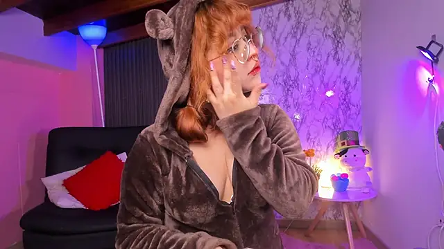 chloe blue online show from 10-27-25, 11:25