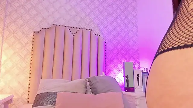 Charlotte  08 online show from 12-29-24, 10:57