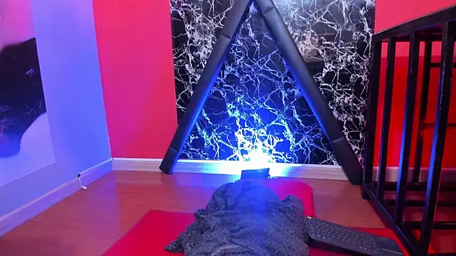 Santa Cooper  online show from 03-20-25, 09:59