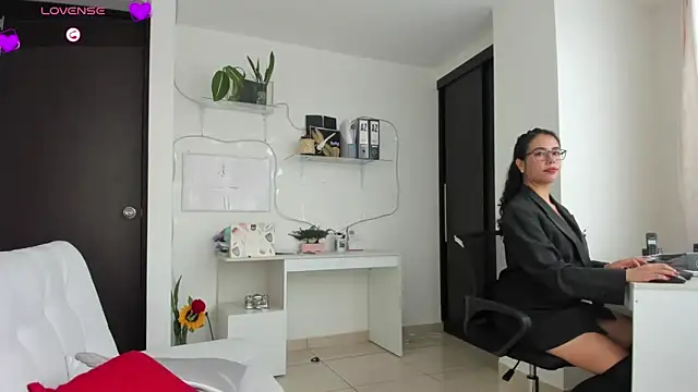 Snapshot of susana_monroy chatting on 05-20-26, 06:58 susana monroy online show from 05-20-26, 06:58