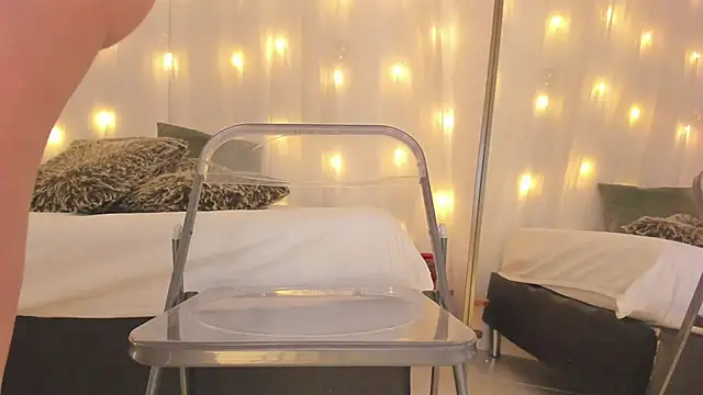 Petite Lucie online show from 02-22-25, 09:59