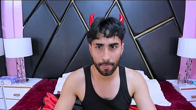 Snapshot of MilanZaire chatting on 11-01-25, 10:23 MilanZaire online show from 11-01-25, 10:23