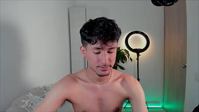 dimitri targaryen online show from 01-12-25, 05:24