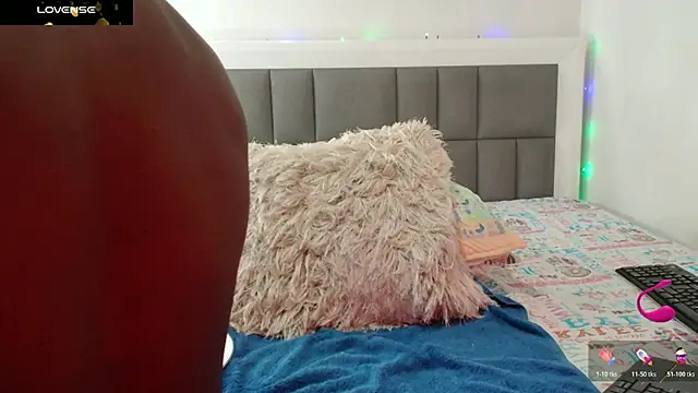 Snapshot of nicolaskan chatting on 02-25-26, 12:37 nicolaskan online show from 02-25-26, 12:37