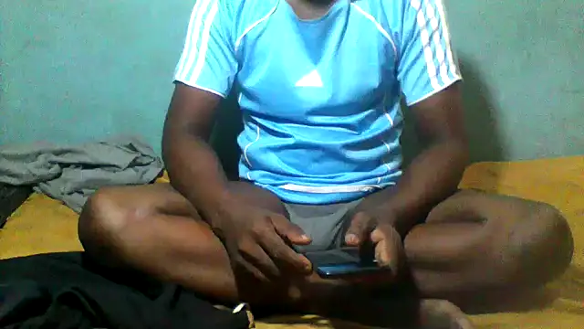 Snapshot of little__joy chatting on 05-10-26, 12:32 little joy online show from 05-10-26, 12:32