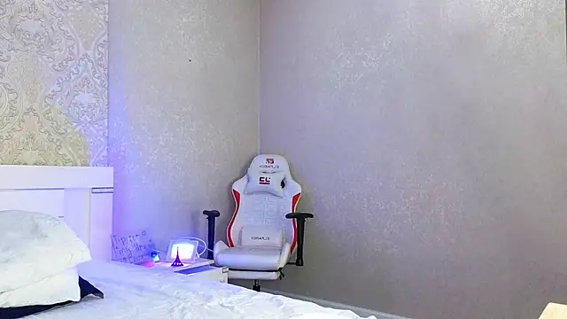 Diana Moon  online show from 12-05-25, 10:35