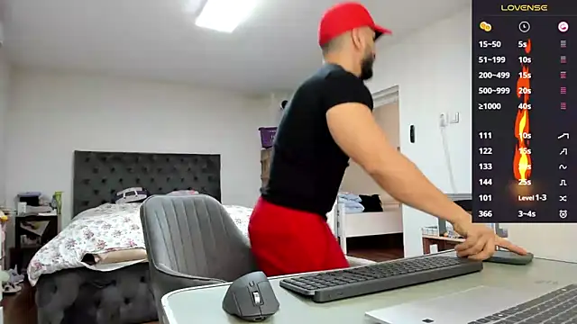 Snapshot of supermanboy94 chatting on 02-12-26, 07:03 supermanboy94 online show from 02-12-26, 07:03