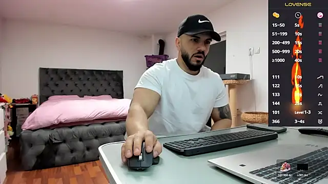 Snapshot of supermanboy94 chatting on 03-02-26, 06:47 supermanboy94 online show from 03-02-26, 06:47