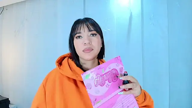 lina bedoya  online show from 09-10-25, 11:32