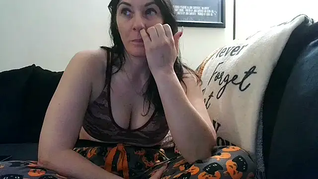 CrystalLakeXO online show from 09-29-25, 04:50