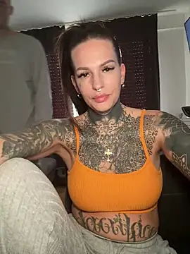 Snapshot of AileenInkOfficial chatting on 01-21-25, 01:11 AileenInkOfficial online show from 01-21-25, 01:11