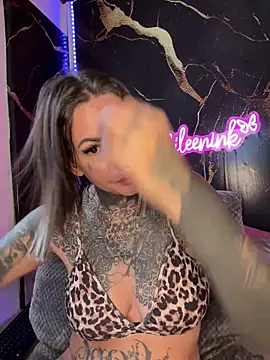 Snapshot of AileenInkOfficial chatting on 09-21-25, 08:16 AileenInkOfficial online show from 09-21-25, 08:16