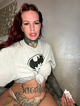 Snapshot of AileenInkOfficial chatting on 11-11-25, 08:25 AileenInkOfficial online show from 11-11-25, 08:25