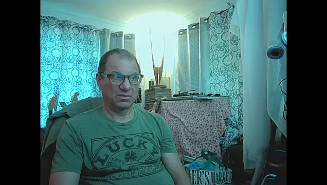 Snapshot of coryassman chatting on 06-04-26, 08:37 coryassman online show from 06-04-26, 08:37