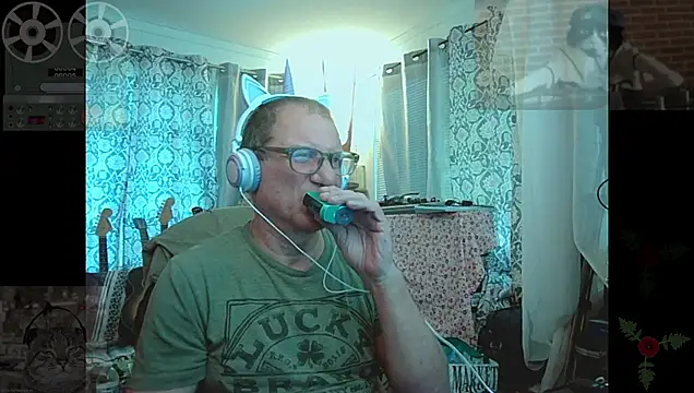 Snapshot of coryassman chatting on 06-05-26, 08:58 coryassman online show from 06-05-26, 08:58