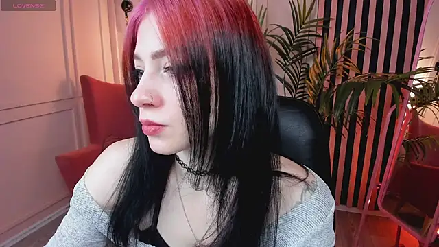 Snapshot of arielabradberry chatting on 01-13-25, 11:52 arielabradberry online show from 01-13-25, 11:52