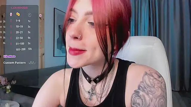 Snapshot of arielabradberry chatting on 03-19-25, 06:23 arielabradberry online show from 03-19-25, 06:23