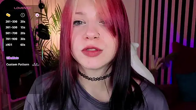 Snapshot of arielabradberry chatting on 09-20-25, 02:29 arielabradberry online show from 09-20-25, 02:29