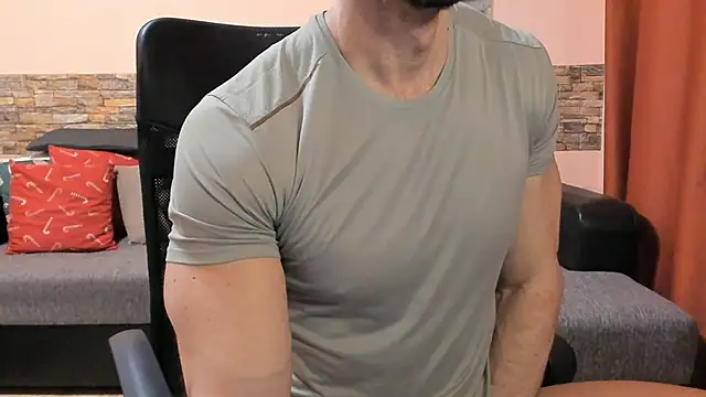 HotHunkTrainer online show from 03-23-26, 08:51