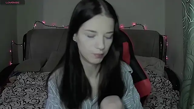 Snapshot of Miya_Dream_UKR chatting on 11-28-25, 01:58 Miya Dream UKR online show from 11-28-25, 01:58