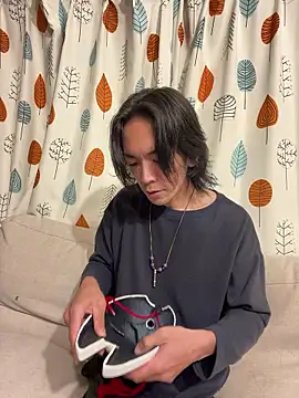 Katakuriko-Denpun online show from 12-16-25, 01:49