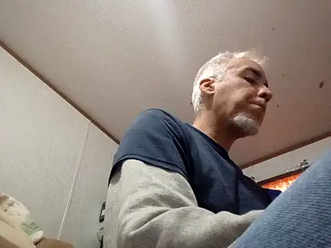 Xoc8  online show from 11-02-25, 07:27