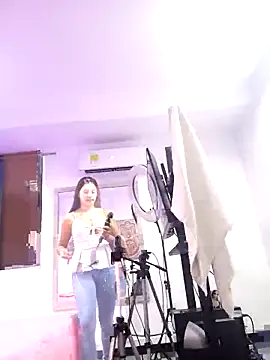 AnthonelaDuque online show from 02-25-25, 12:03