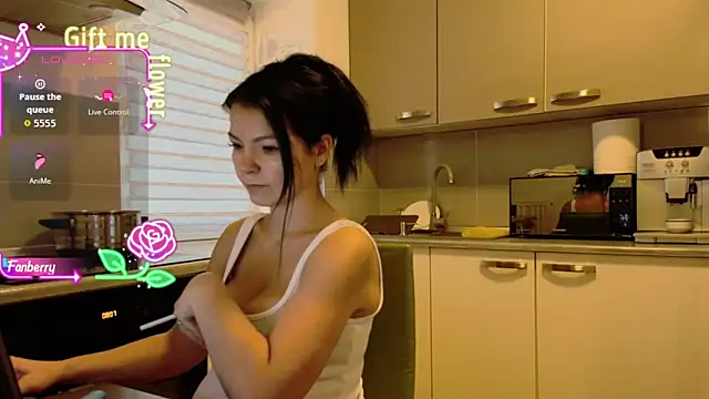 Snapshot of alisoncassie chatting on 10-20-25, 05:08 alisoncassie online show from 10-20-25, 05:08