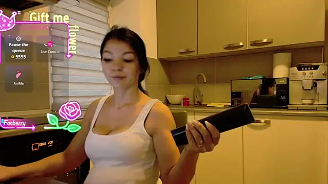 Snapshot of alisoncassie chatting on 11-06-25, 06:03 alisoncassie online show from 11-06-25, 06:03