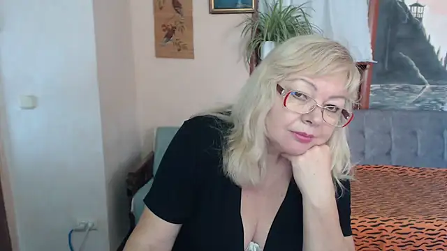 EvelynLoveShy online show from 10-29-25, 09:11