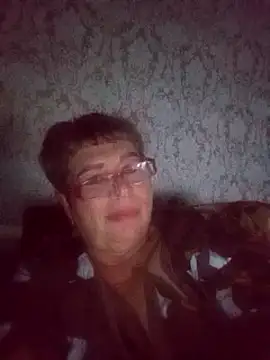 Lee Nell online show from 12-17-24, 01:05