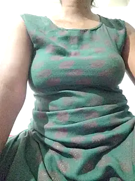 rituporna2004 online show from 04-17-26, 12:35